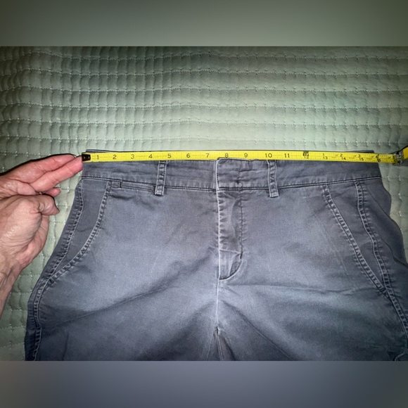 Vince women’s Gray Chino Pants. Size 4. GUC - Picture 7 of 11